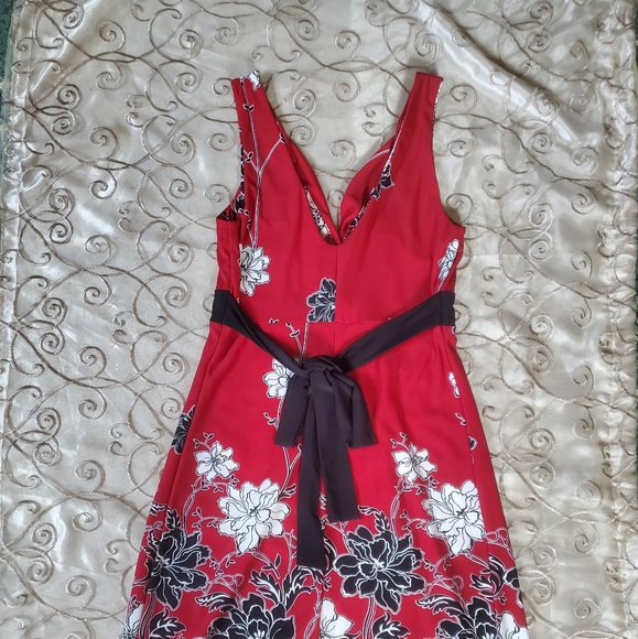 Gorgeous Red dress - Picture 5 of 7